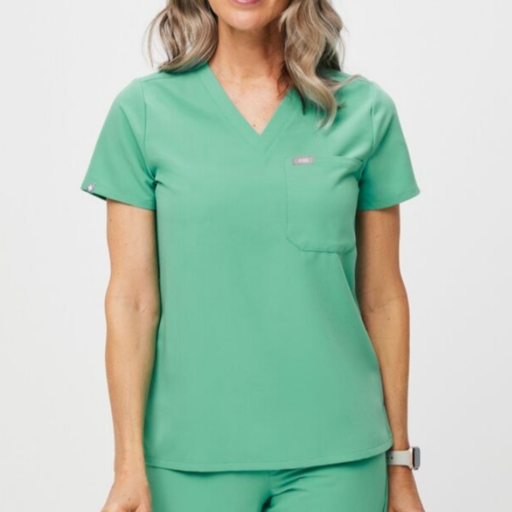 Figs Catarina surgical green top